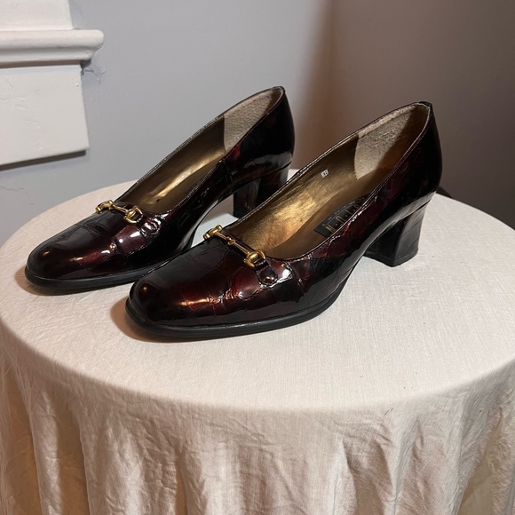 Vintage Burgundy Red Snakeskin Pattern Heels - Picture 2 of 8